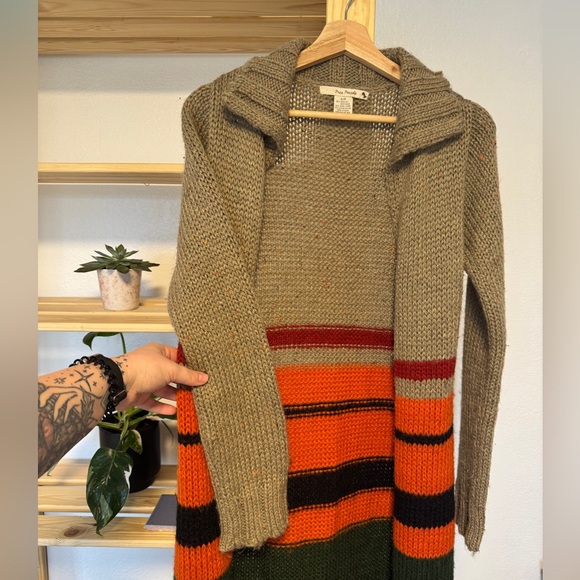 🖤 Vintage Free People Long Striped Knit Sweater EUC - Picture 3 of 4